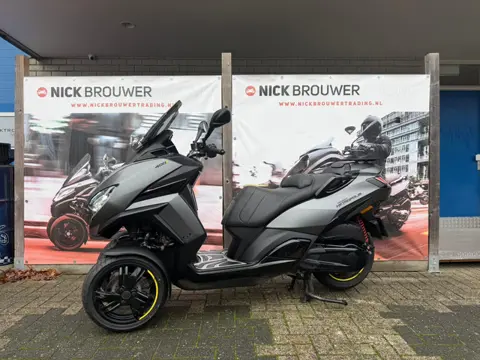 Peugeot Metropolis 400 GT • 2019 • 29.000 km • Titanium Grijs • Nieuwe banden • Topkofferdrager