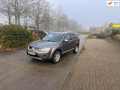 Mitsubishi Outlander 2.4 Intro Edition Clima.Navi.Camera