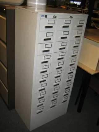 Vintage kast H134xB59. 20x vr