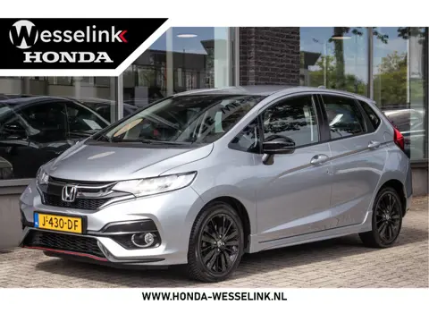 Honda Jazz 1.5 i-VTEC Dynamic  | All-season banden | sportieve uitvoering