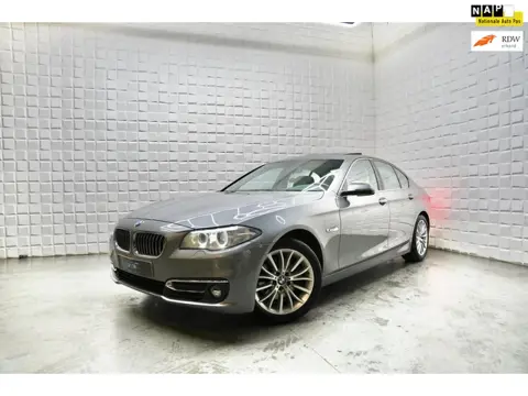 BMW 5-serie 520i Luxury Edition LEER MEMORY SCHUIFDAK NAP