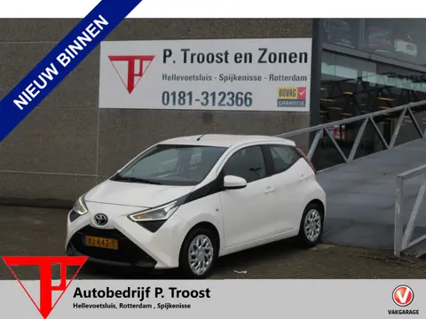 Toyota Aygo 1.0 VVT-i x-play Lage kilometerstand/Achteruitrijcamera/App connect/Airco/Orig. NL auto/
