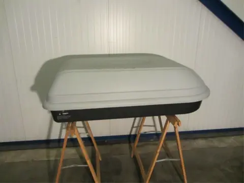 Te huur aangeboden div. dakkoffers van 320 t/m 550 liter