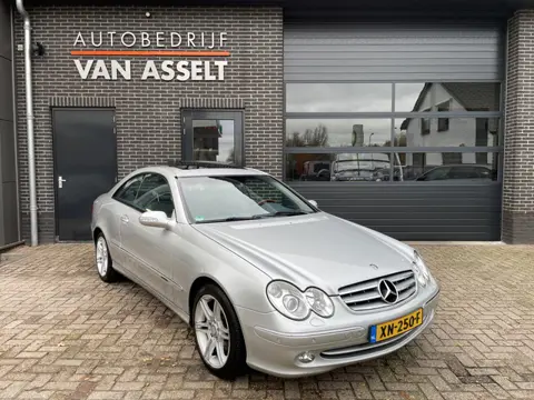 Mercedes-Benz CLK-Klasse Coupé 320 Elegance Schuifdak , Leer , Navi