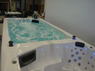 Voor voordelige Jacuzzi,Sauna en zwemspa naar..