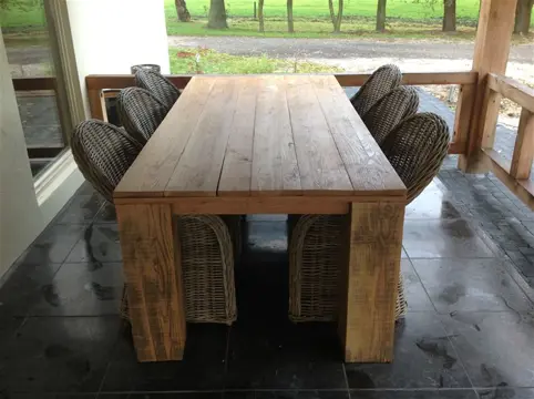 Hardhouten lariks eettafel