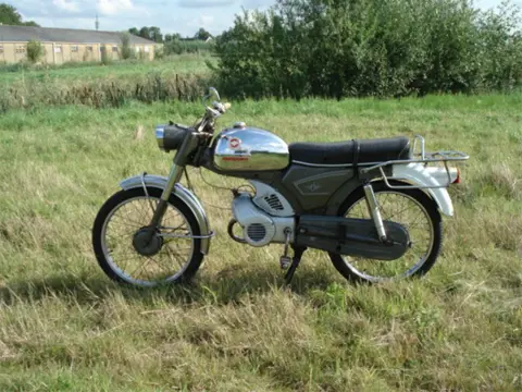 Gevraagd oude brommers alles is welkom