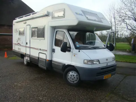 Te koop aangeboden mooie camper Arca America 407