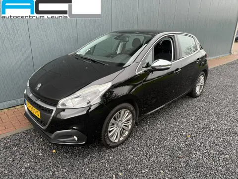 Peugeot 208 1.2 PureTech Blue Lease Executive 5-drs