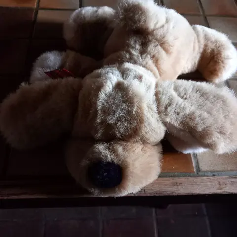 happy horse, knuffelhond, heerlijk zacht -z.g.a.n. 12,50