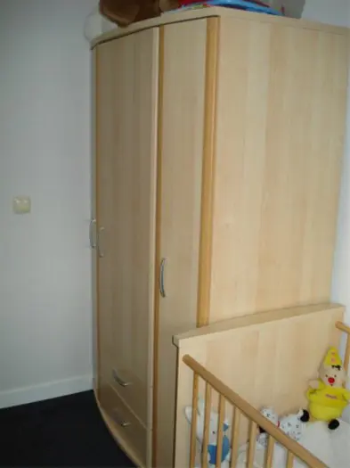 Te koop complete licht houten baby kamer