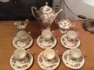 Serviesje met bladgoud