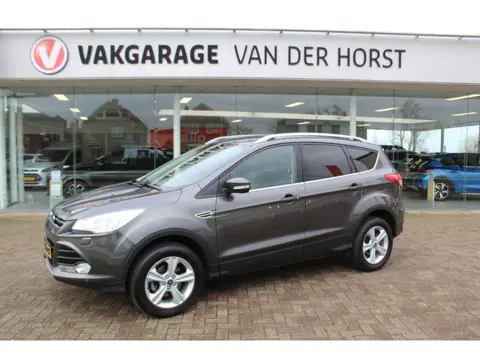 Ford Kuga 1.5 Titanium , 150pk , 2000kg Trekgewicht , Hoge zit Climate control , Camera , Trekhaak ,