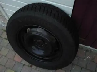 Winterhanden vredestein snowtrac 3 op velg