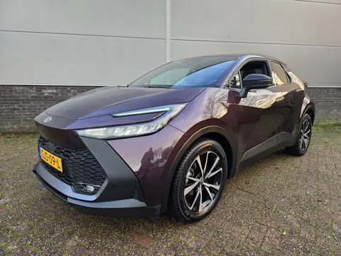 Toyota C-HR 1.8 Hybrid 140 Dynamic (bj 2024, automaat)