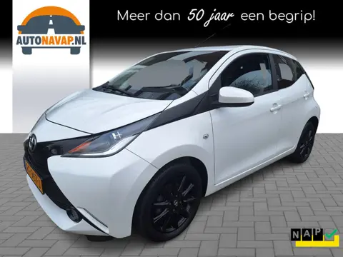 Toyota Aygo 1.0 VVT-i X-Play 5Drs /Camera/Navi/Led/Airco/Garantie