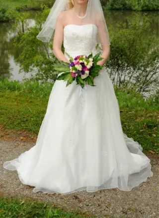 Prachtige trouwjurk van Creations of Leijten (Be the light c