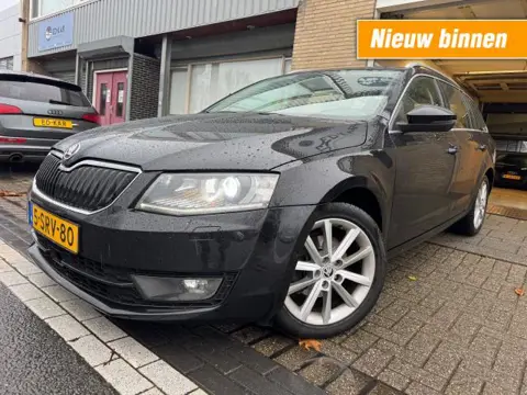 SKODA OCTAVIA 1.2 TSI Greentech Elegance Businessline full options good car 