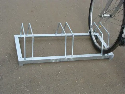 Fietsenrek 3 rek €29,99