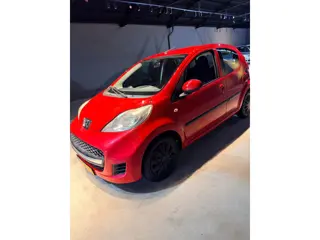 Peugeot 107 1.0-12V XS
