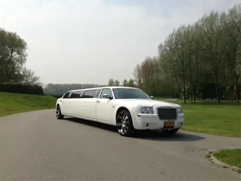Limousine verhuur, limo huren, huur een Chrysler limousine