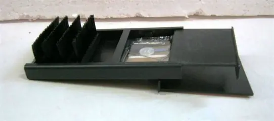 Inklapbare kledingborstel/naaiset in cassette, nieuw