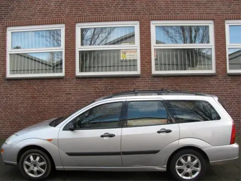 Sloopauto inkoop Den haag alle onderdelen Ford focus