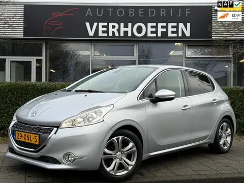 Peugeot 208 1.4 VTi Griffe - ZWART LEDER - XENON - VOLLEDIG DEALER ONDERHOUDEN -