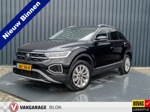Volkswagen T-Roc 1.5 TSI Life Edition | IQ Light | Navi | Stoelverw. | Trekhaak afnb. | Prijs Rijkla