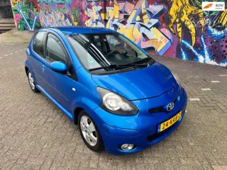 Toyota Aygo 1.0-12V Dynamic Blue airco pdc stereo elektrische ramen sport velgen stuurbekrachtiging 