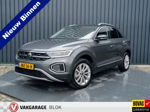 Volkswagen T-Roc 1.5 TSI Life Edition | IQ Light | Trekhaak afnb. | Navi | Stoelverw. | Prijs Rijkla