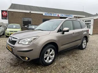 Subaru Forester 2.0 Luxury Automaat, trekhaak, Dealer onderhouden 4x nieuwe Vredestein Quatrac bande