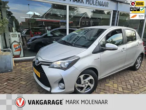 Toyota Yaris 1.5 Hybrid Lease Bi-Tone