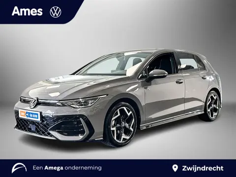 Volkswagen Golf 1.5 eTSI 150pk DSG R-Line Edition | Matrix-LED | Dodehoeksensoren | Stoelverwarming