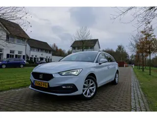 SEAT Leon Sportstourer 1.0 eTSI FR Business Intense | Trekhaak | CarPlay | Camera | Stuurwielverw. |