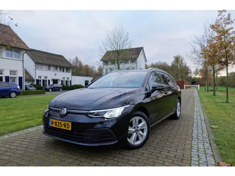 Volkswagen GOLF Variant 1.5 eTSI R-Line | Trekhaak | Stoelverwarming | Stuurwielverw. | CarPlay | Sf