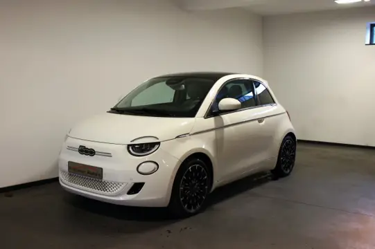 FIAT 500E La Prima 500, 42 Kw, CarPlay, Camera, Navi, Clima,