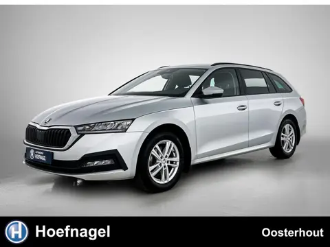 Skoda Octavia Combi 1.0 TSI Ambition | Trekhaak | Parkeersensoren | Cruise Control | Stoelverwarming