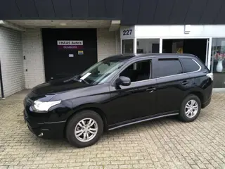 Mitsubishi Outlander 2.0 Intense / NIEUW MODEL / CLIMA / ALU VELGEN / APK 2027