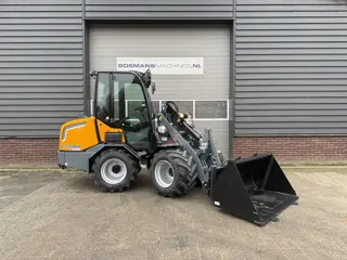 GIANT G2700 HD+ met cabine minishovel NIEUW