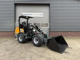Giant G2700 X-TRA HD + shovel NIEUW (LED verlichting, kogeltrekhaak, pro inching)