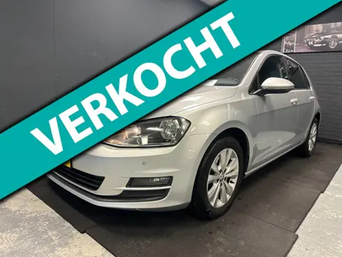 Volkswagen Golf 1.6 TDI BlueMotion Navi NW RIEM Parkeersensoren NL DSG