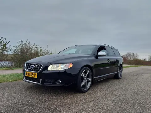 Volvo V70 1.6 T4 R-Design. TREKHAAK!