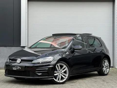 Volkswagen Golf 1.5 TSI Highline Business R | Apple Carplay | Panoramadak | ACC