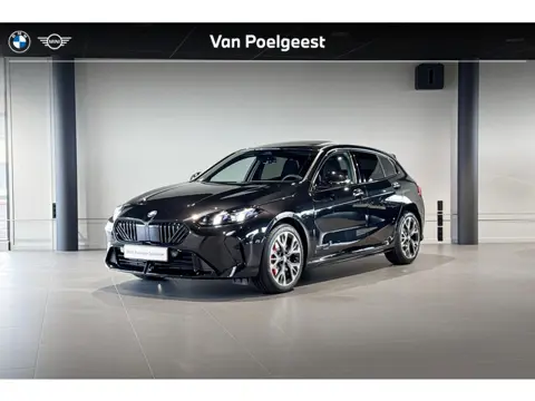 BMW 1 Serie 120 M Sport Design Edition | Glazen Panoramadak | Harman Kardon | Stoelverwarming | Acht