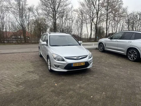 Hyundai I30 CW 1.6i i-Motion CLIMA CRUISE PDC (bj 2011)