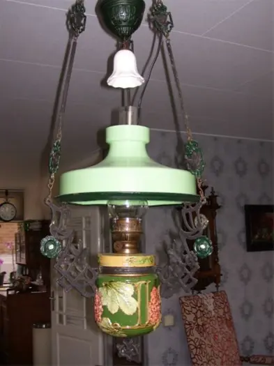 Majolica olielamp