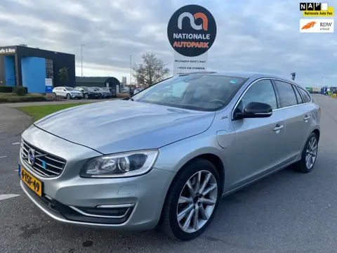 Volvo V60 2014 * 2.4 D6 AWD Plug-In Hybrid Summum * AUTOMAAT * APK *