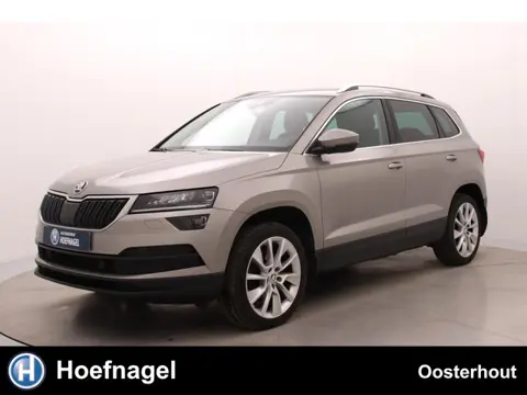 Skoda Karoq 1.5 TSI ACT Style | Adaptive cruise control | Stoelverwarming | CarPlay | Trekhaak