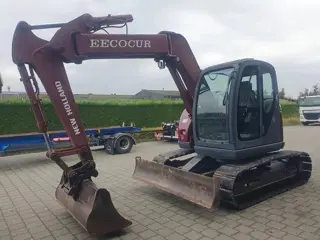 New Holland Kobelco E70 - 8 TON (bj 2005)